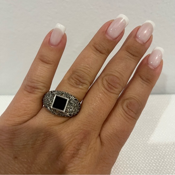 VINTAGE Judith Jack Art Deco Silver Marcasite Onyx Center Stone Ring Band Sz 7 - Picture 1 of 6